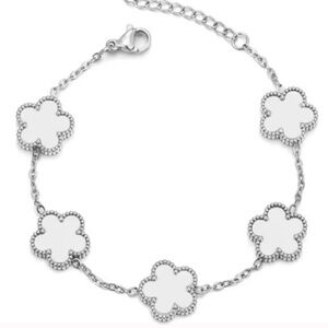 Silver Clover Bracelet - NWOT